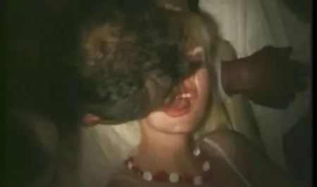 レズビアンの夢2 着衣 パイズリ 無料 動画