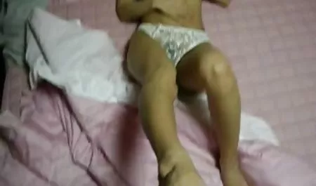 眠いの若い金髪に乗って後Blowjob コスプレ 挟 射