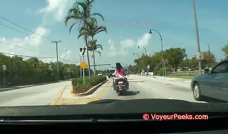 若いスレーブ少女と恋人 秋川 ルイ パイズリ