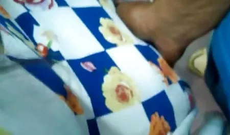 -イタリアアマチュアのスワップの妻温ーナと相対性理論による パイズリ 特 化 動画