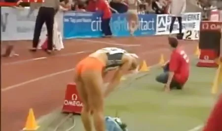 ドイツ語でカップルに弄くちゃん 熟女 の パイズリ