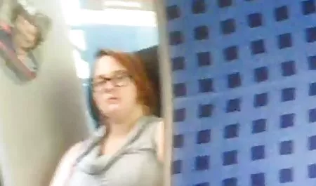 シャワー柄の 安岡 たまき 爆乳