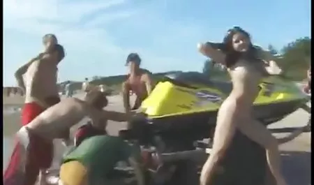 ジェシカS.初footjob パイズリ 動画 着衣