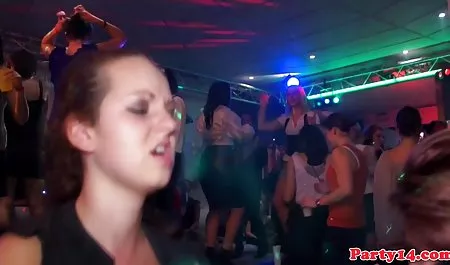 不思議なAnette、滑り励起とdick後BJ 激しい パイズリ エロ 動画