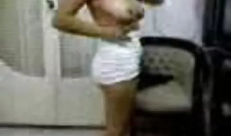 教員 岡田 真由香 パイズリ